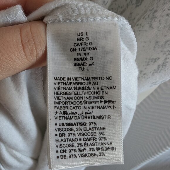 NWT Daily Ritual Supersoft Short-Sleeve V-Neck Romper White & Gray Snake Print L - Picture 9 of 11